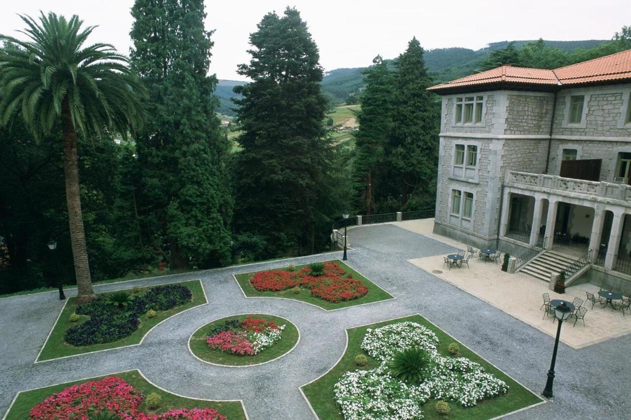 Hotel De 4*